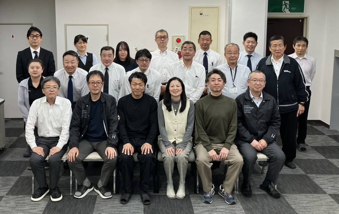 はな葬のスタッフ集合写真